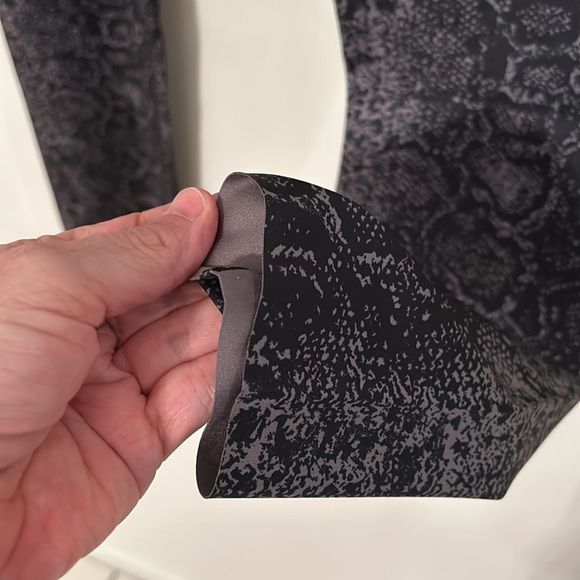 NWT Halston Snake Print Leggings - Picture 3 of 8